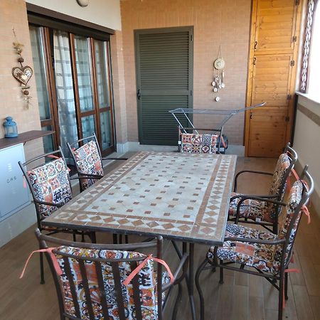 Casa Di Cesare Apartment Фиумичино Екстериор снимка
