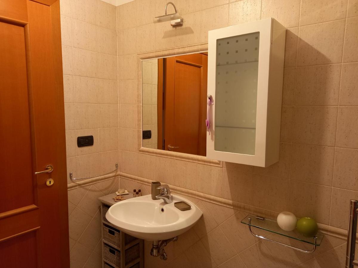 Casa Di Cesare Apartment Фиумичино Екстериор снимка